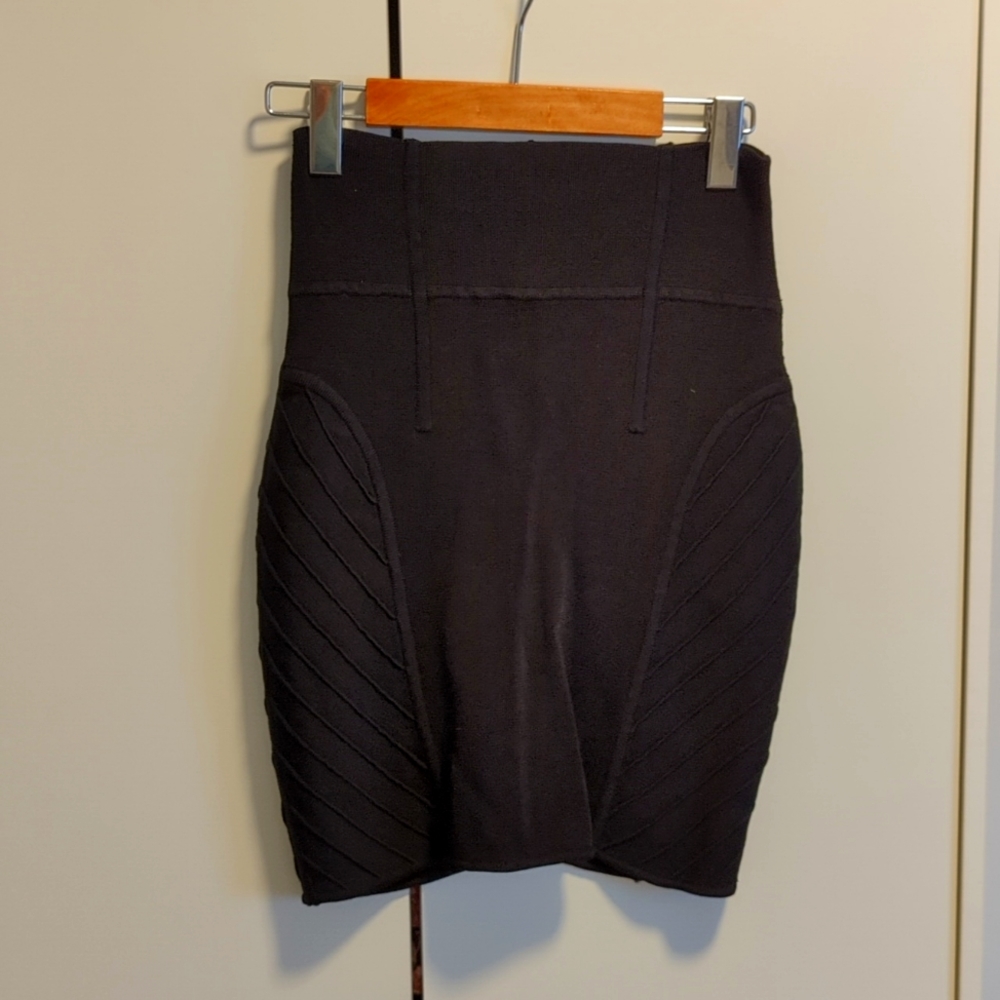 Wilfred Short Black Mini skirt